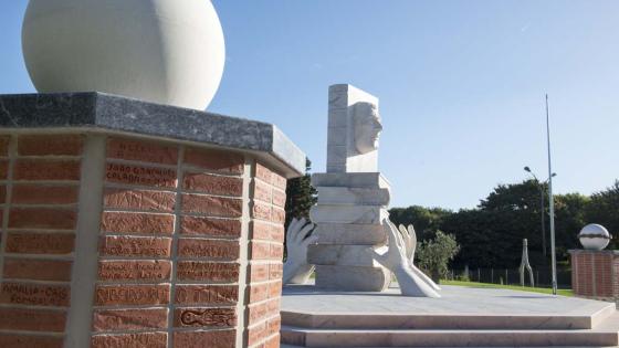 Monument hommage à Louis Talamoni